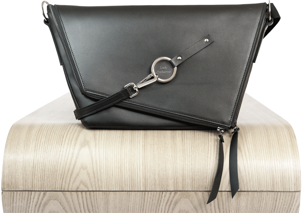 Le sac en cuir Le Messenger Lady Harberton - vue de face Vue de face du sac à main en cuir pour cycliste urbaine : Le sac messenger de Lady Harberton