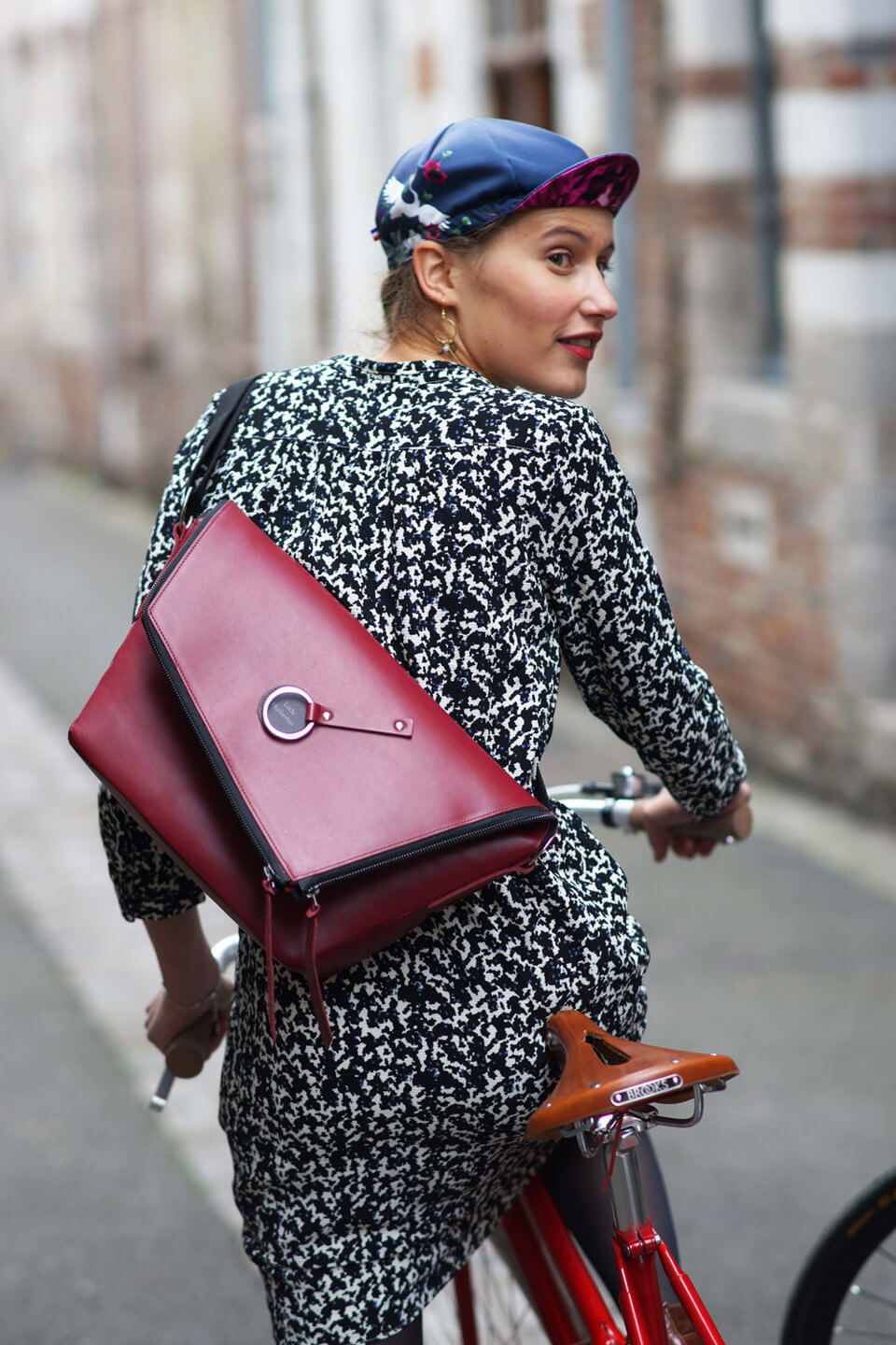 burgundy leather messenger bag for women made in France Lady Harberton