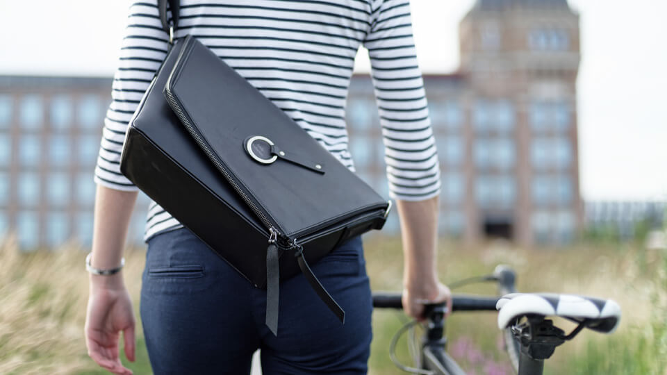 full-grain leather handbag for ladies on bike Harberton