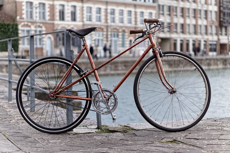 se déplacer à vélo en ville Lady Harberton vélo Roold vintage 