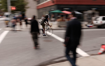 Trucs et astuces d’un coursier pour rouler à vélo en ville